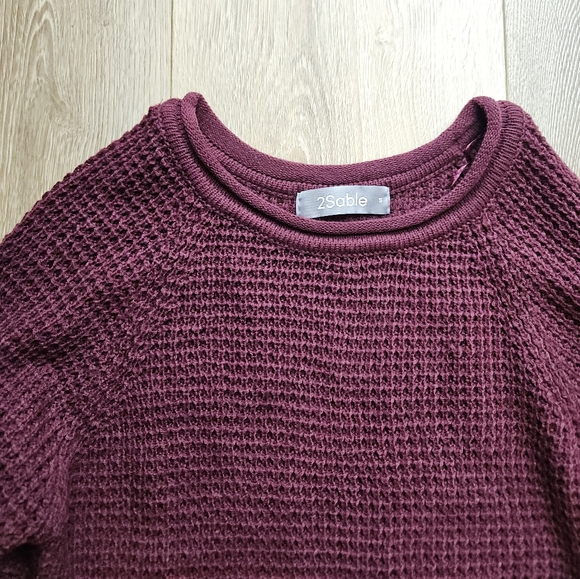 Women's 2Sable Burgundy Red Crew Neck Tectured Knit Long Sleeve Sweater | Small - Picture 2 of 7